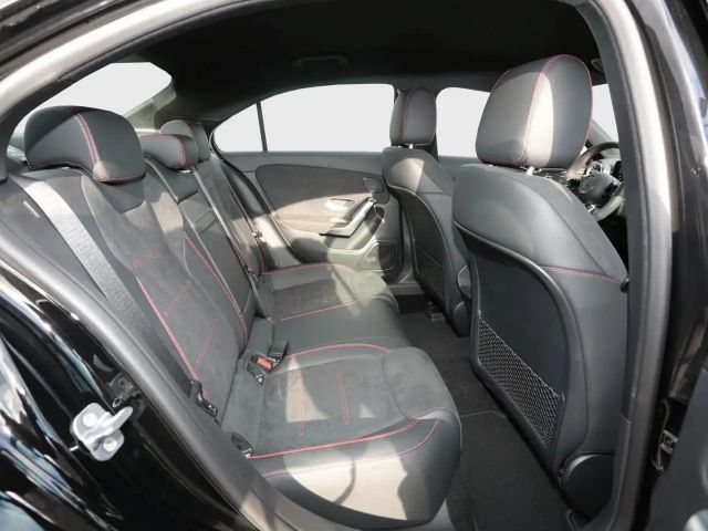 Mercedes-Benz A 180 AMG Line