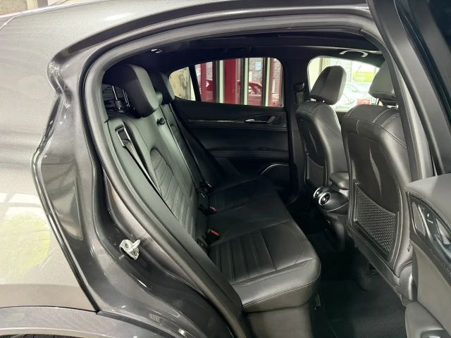 Alfa Romeo Stelvio Q4 Quadrifoglio