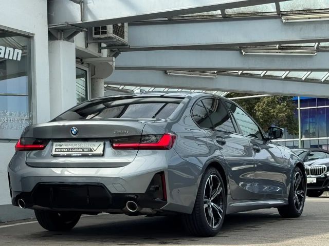 BMW 318 318i M-Sport Sedan