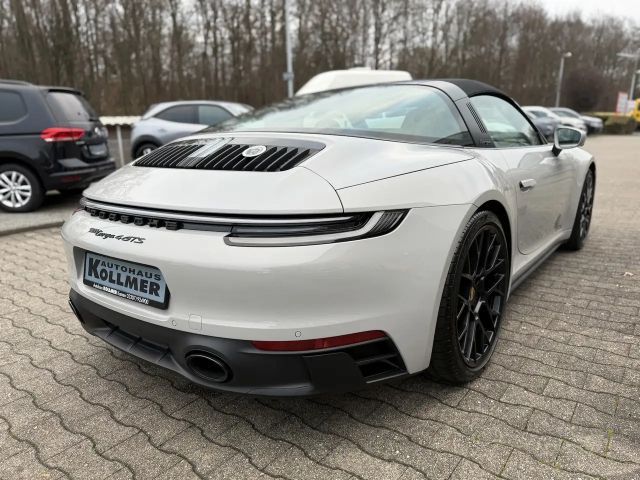 Porsche 992 4 Cabrio GTS Targa