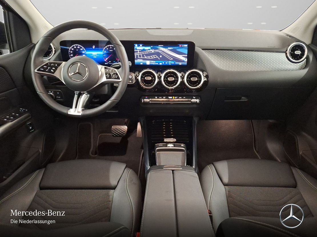 Mercedes-Benz B 220 4MATIC Sedan