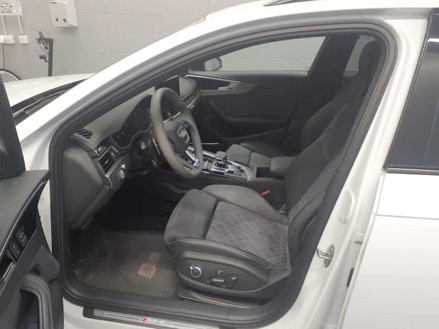 Audi RS4 Avant Quattro