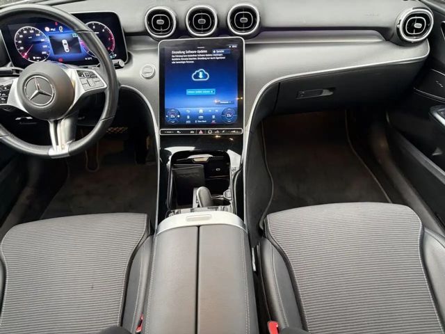Mercedes-Benz C 220 4MATIC C 220 d Sedan