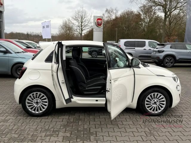 Fiat 500e 3+1+Klimaaut.+Keyless+Tempomat+Schildererkennung