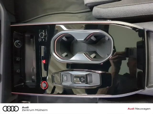 Audi A6 Avant Quattro S-Tronic