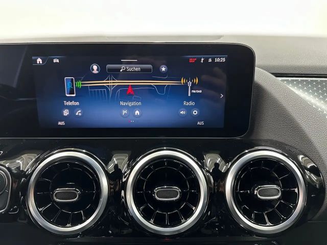 Mercedes-Benz B 200 Progressive Sedan