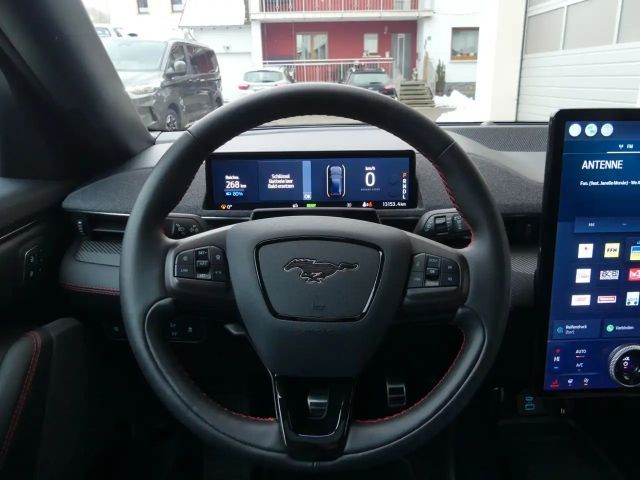 Ford Mustang Mach-E AWD Premium