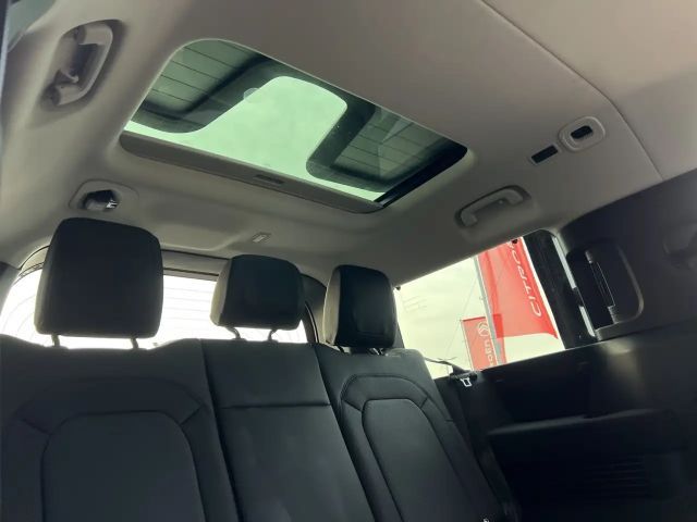 Land Rover Defender AWD P400 SE