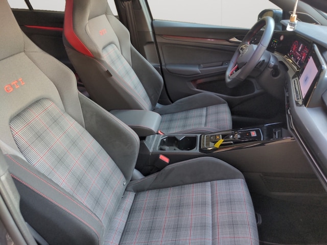 Volkswagen Golf 2.0 TSI DSG Golf VIII