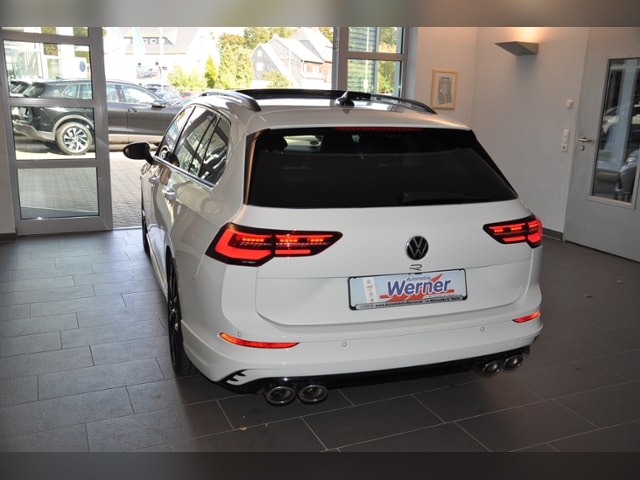 Volkswagen Golf 2.0 TSI IQ.Drive Variant