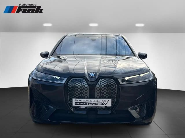 BMW iX xDrive40