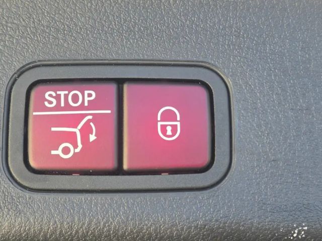 Mercedes-Benz EQB 300