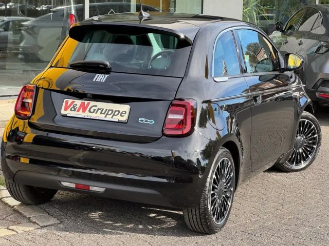 Fiat 500e La Prima