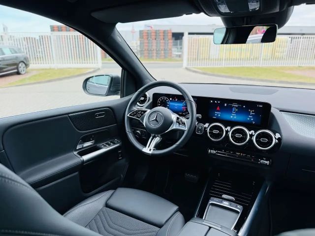 Mercedes-Benz B 180 Progressive Sedan