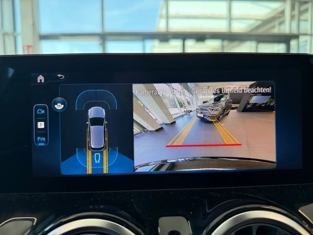 Mercedes-Benz B 180 Sedan