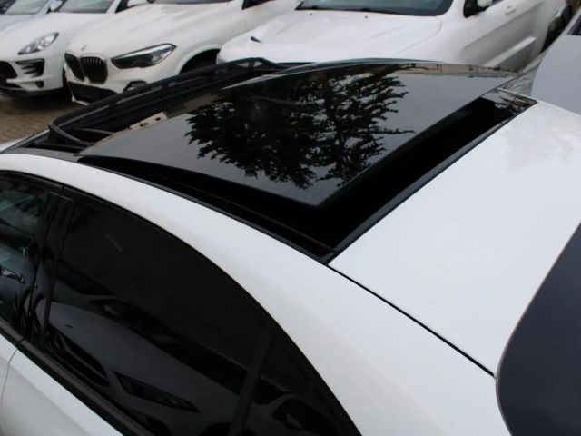 Mercedes-Benz C 200 AMG Line Sedan