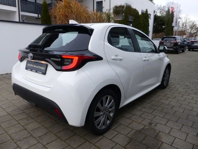 Toyota Yaris Hatchback Hybride Team D