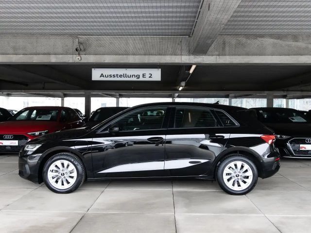 Audi A3 40 TFSI Hybride S-Line Sedan