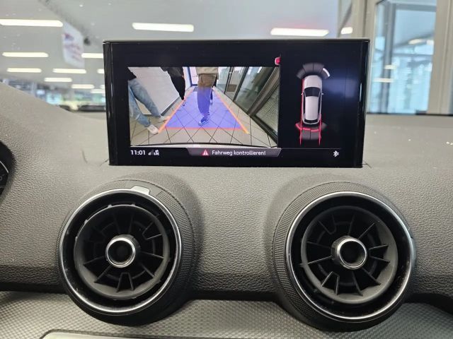 Audi Q2 Navi,Kamera,PDC,LED,Sitzheizung