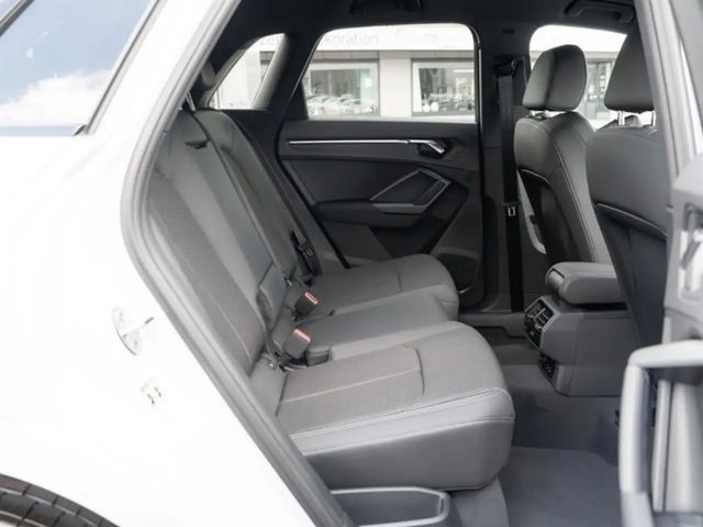 Audi Q3 35 TFSI Business S-Line S-Tronic