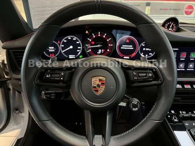 Porsche 992 Black Edition Carrera GTS