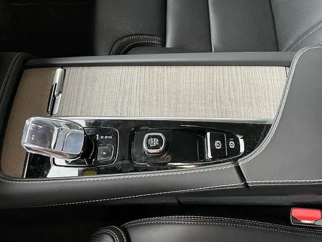 Volvo XC90 AWD Dark Ultimate