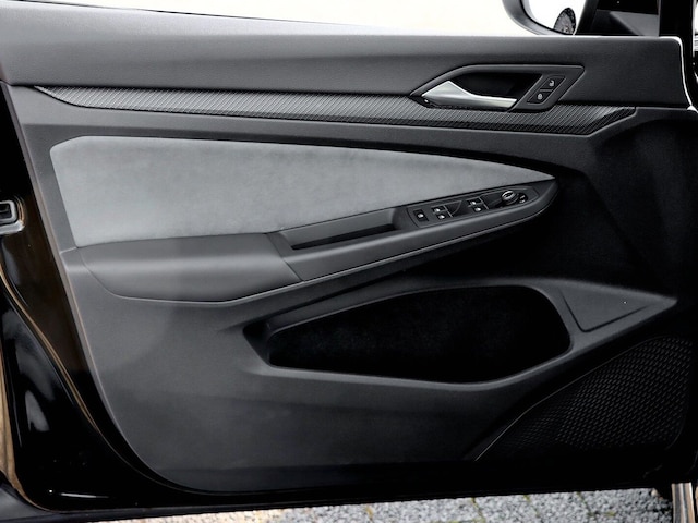 Volkswagen Golf 1.5 eTSI DSG R-Line