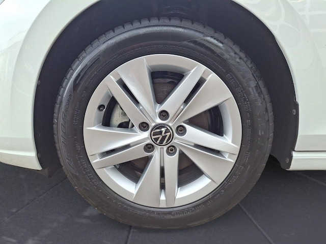 Volkswagen Golf Life Variant