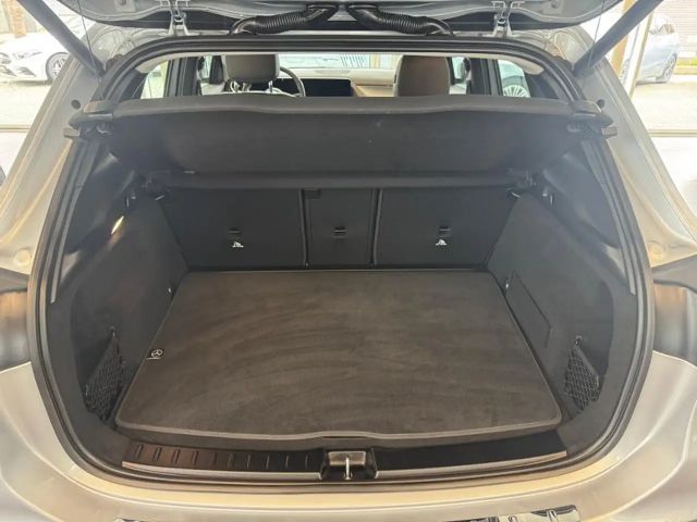 Mercedes-Benz GLA 180 GLA 180 d Progressive