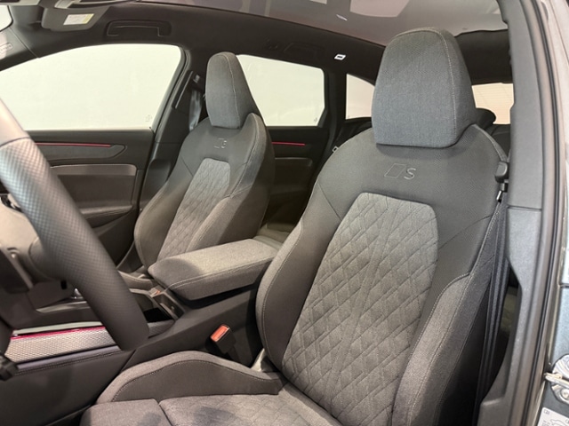 Audi A6 Avant Quattro S-Tronic