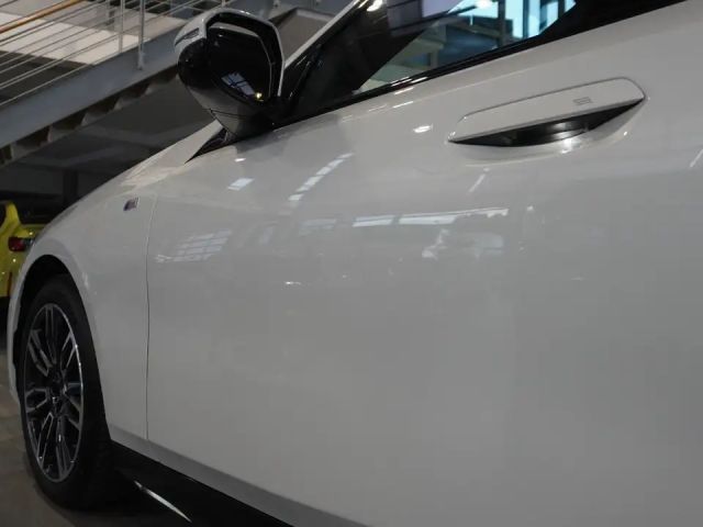 BMW 520 520i M-Sport Sedan