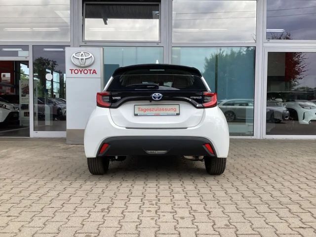 Toyota Yaris Hatchback Hybride VVT-i