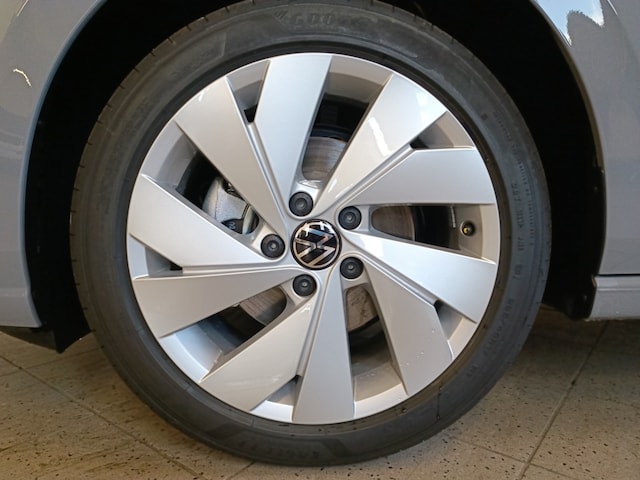 Volkswagen Golf 1.5 eTSI DSG Golf VIII Variant