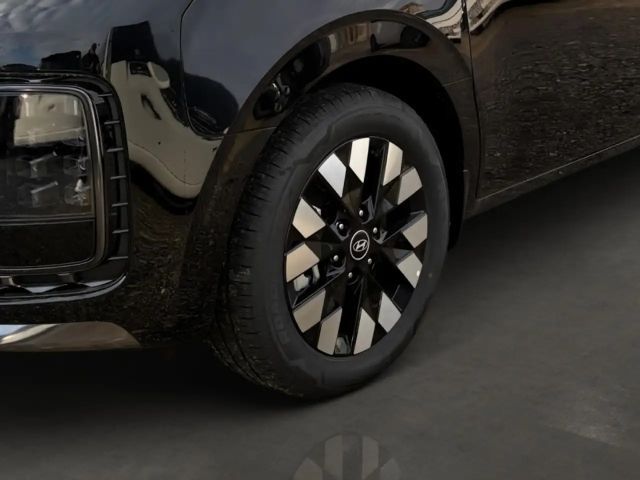 Hyundai Staria Signature