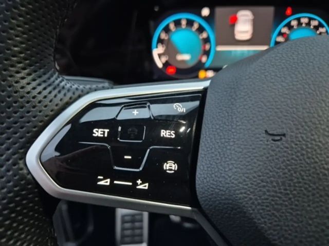 Volkswagen Golf 1.5 TSI Golf VIII R-Line