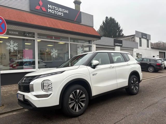 Mitsubishi Outlander 4WD PHEV
