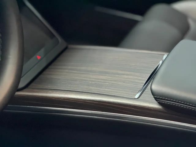 Tesla Model S Long Range