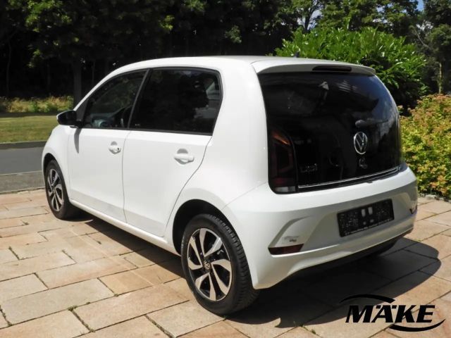 Volkswagen up! Active