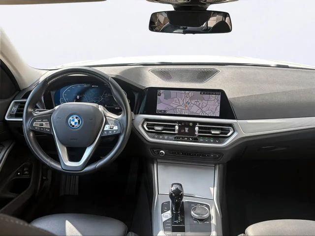 BMW 320 320e Touring