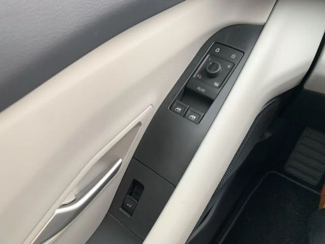 Ford Explorer Extended range RWD