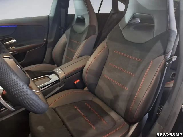 Mercedes-Benz CLA 200 AMG Line