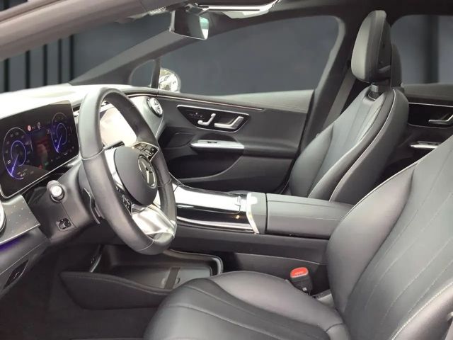 Mercedes-Benz EQE 300 Sedan