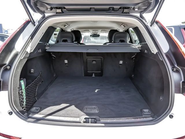 Volvo XC60 AWD Dark Plus