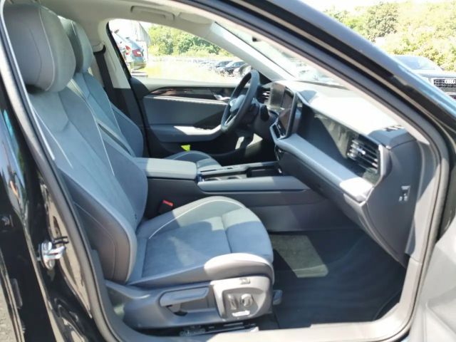 Volkswagen Passat 1.5 eTSI Business Variant