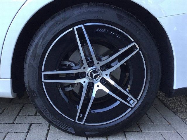 Mercedes-Benz E 200 AMG Line Sedan