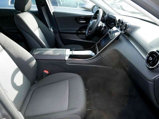 Mercedes-Benz C 180 Sedan