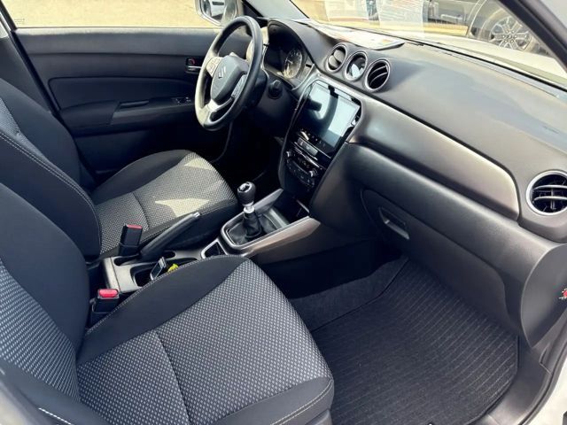 Suzuki Vitara Club Hybrid