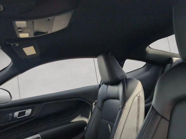 Ford Mustang Fastback GT 5.0 V8