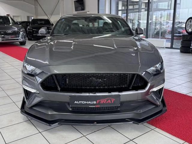 Ford Mustang Fastback GT 5.0 V8