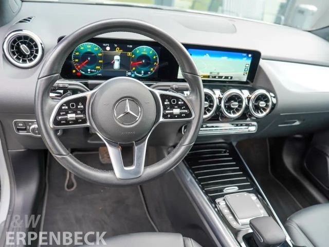 Mercedes-Benz GLA 200 Progressive